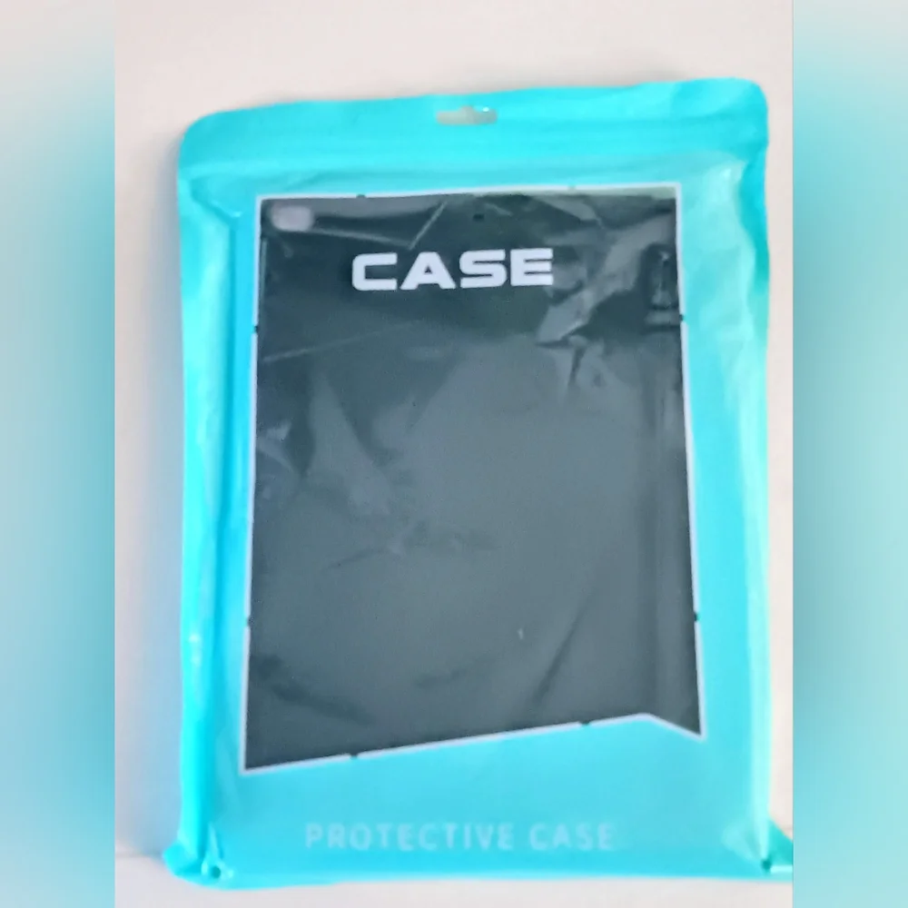 iPad Case 9.7-inch 5th Gen/6th Brand New Sealed Sleep/Wake Cover Dark Green